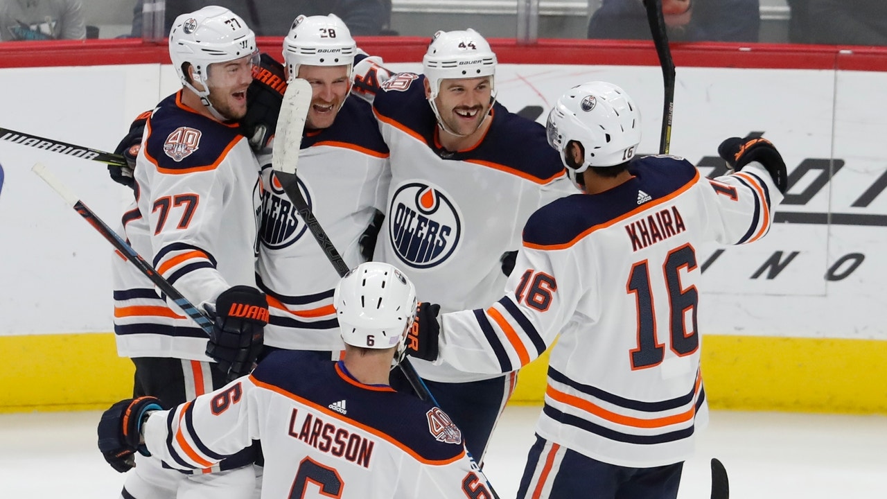 Brodziak scores twice, Oilers beat Red Wings 4-3